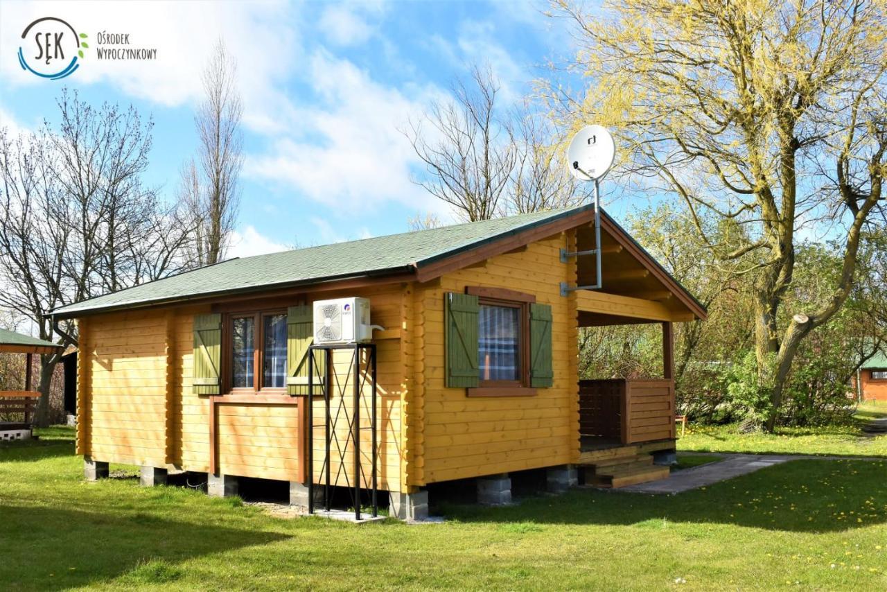 O.W. Sek Villa Karwia Exterior photo